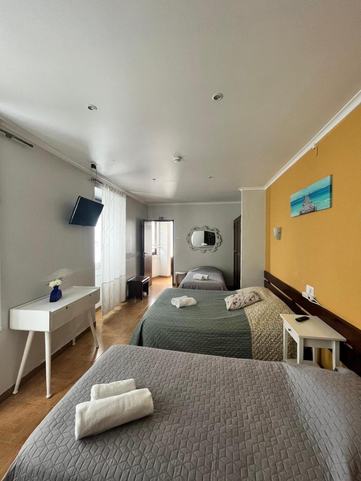 Residencia Aviz Hotel Peniche Exterior foto
